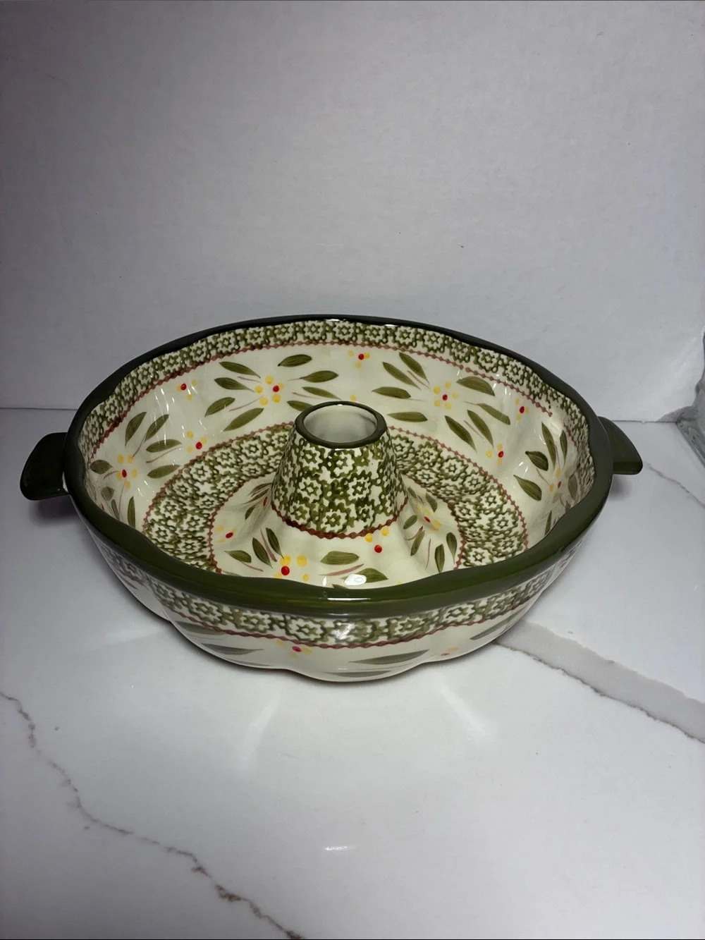 BUNDT PAN Olive Green Ceramic